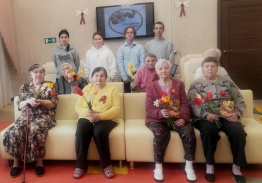 Теплые поздравление от учеников школы